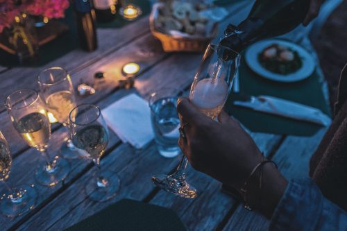 la musona sant joan amics al voltant taula cava celebració aberdeen angus les masies de roda vic osona celebració